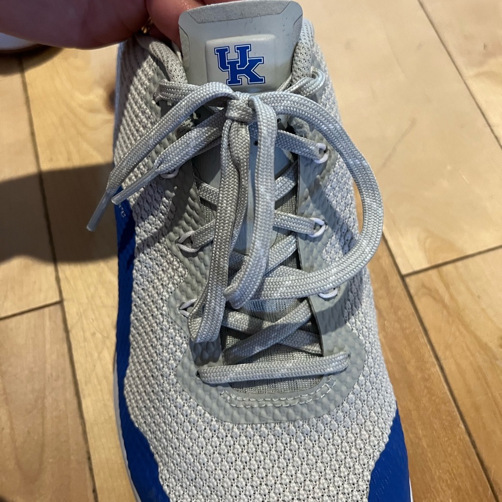 University of Kentucky men’s Nike shoes